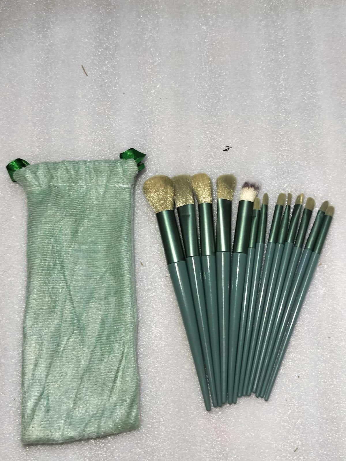 13 Pcs Makeup Brush with Pouch Set - Catalyst Mart